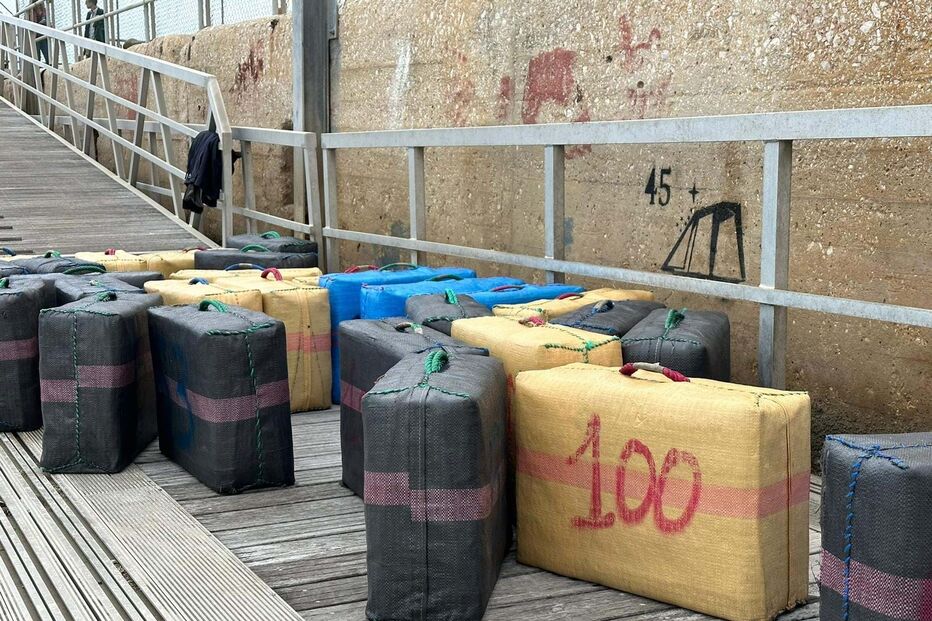 Embarcação com mais de quatro toneladas de haxixe apreendida em Tavira