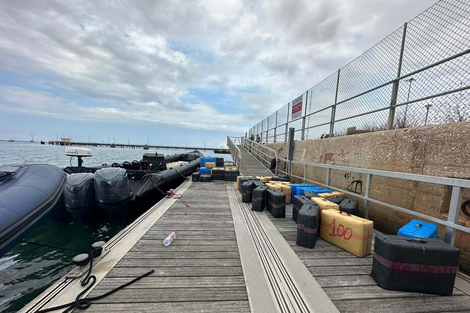 Embarcação com mais de quatro toneladas de haxixe apreendida em Tavira