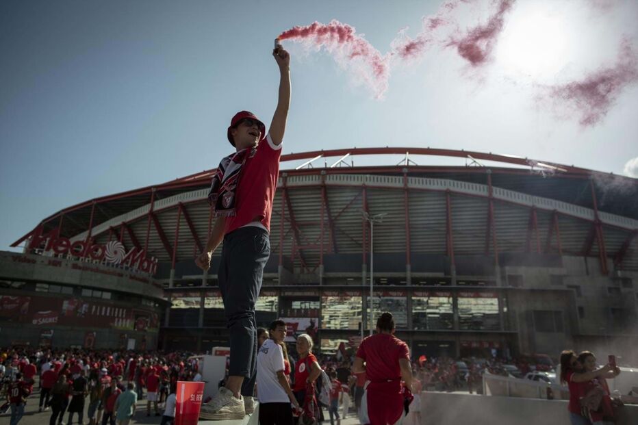 Adeptos do benfica no jogo da última jornada frente ao Santa Clara