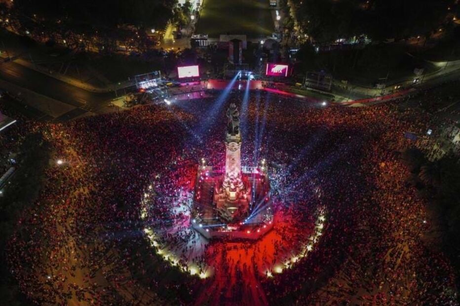 Benfiquistas celebram título no Marquês