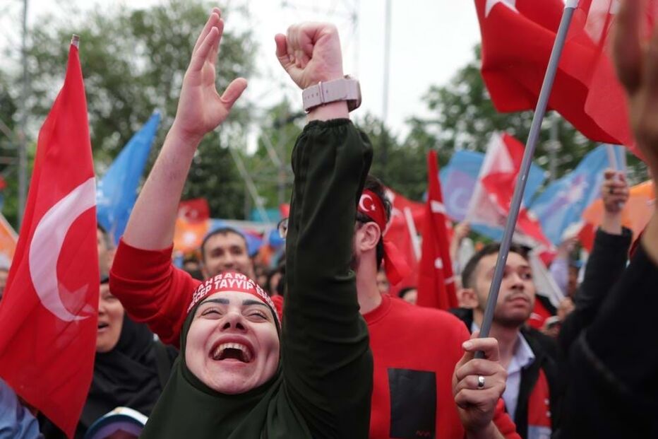 Apoiantes de Erdogan nas ruas de Istambul