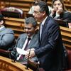 <![CDATA[ PS não quer que ministro da Educação "vá embora" mas "resolva os problemas" dos exames ]]>