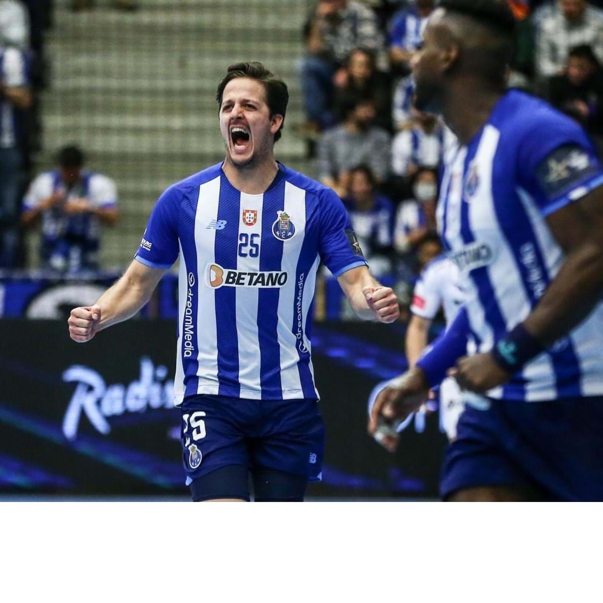 Futebol: FC Porto e Marselha venceram pela segunda vez na Champions