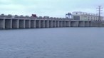 Kiev acusa Rússia de destruir barragem da central hidroelétrica de Kakhovka e alerta para inundações