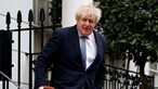 "Estou a ser forçado a sair": Boris Johnson renuncia ao cargo de deputado