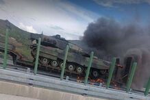 Viatura miliitar arde na A24