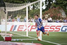 Otávio festeja segundo golo marcado