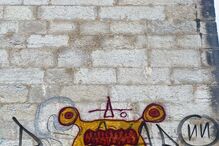 'Graffiti' no aqueduto das Águas Livres