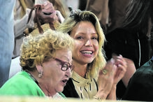 Luciana Abreu apoia o namorado ao lado da avó dele 