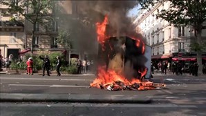 Protestos contra as pensões da reforma provocam caos em Paris