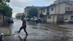 Depressão Óscar inunda ruas em Ovar e Espinho