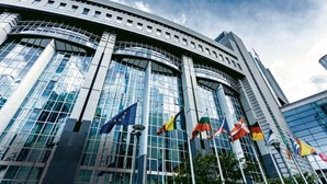 Bruxelas lança investigação à China ao abrigo do instrumento de contratação pública