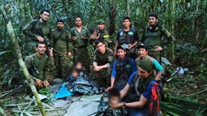 Bebé de 11 meses e três crianças encontrados em selva 40 dias após queda de avião na Colômbia