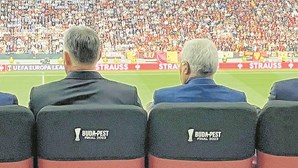 Costa justifica viagem 'escondida': diz que foi devido ao protocolo e a  um convite da UEFA que viu futebol ao lado de Orbán - TVI Notícias