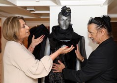 A apresentadora da CMTV visitou o atelier de Luís Barbeiro  e escolheu uma das suas criações para usar na Gala dos Heróis CM, em Lisboa