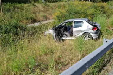 Mulher de 20 anos ferida em despiste no IC28 em Arcos de Valdevez