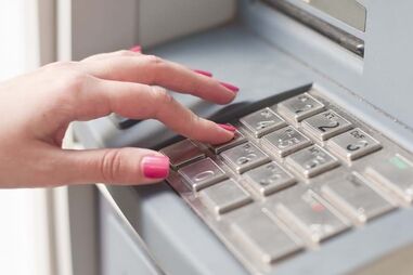 Denunciante disse à Polícia Judiciária ter feito três pagamentos multibanco