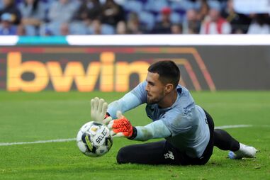 Diogo Costa tem lesão nos adutores e também poderá ser dispensado da Seleção