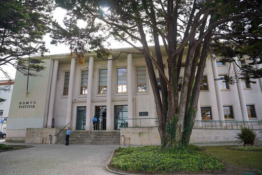 Jovem condenado a 21 anos de prisão por matar a tia em Peniche