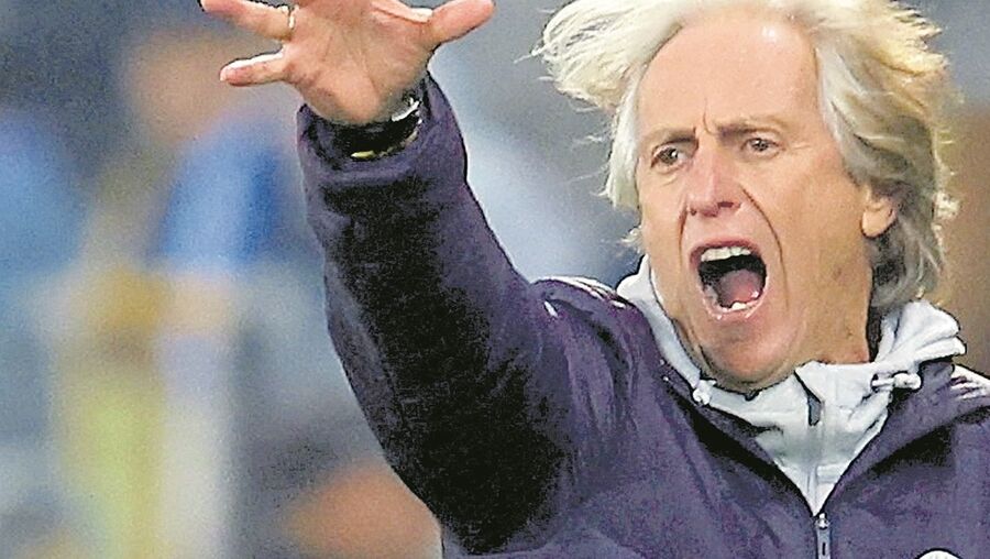 Jorge Jesus tem 68 anos e é o atual treinador do Fenerbahçe, na Turquia