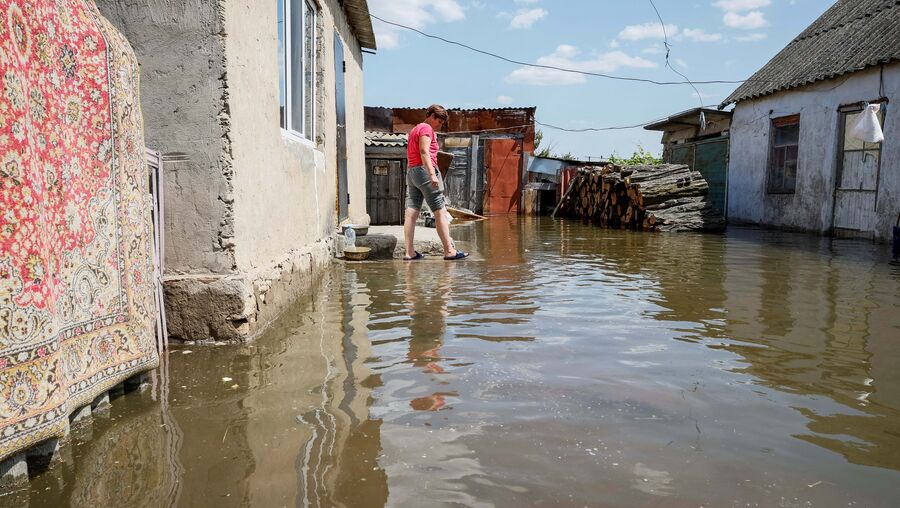 Inundações após colapso da barragem de Kakhovka