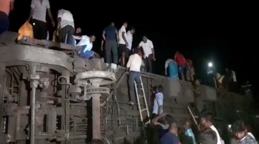 Colisão entre dois comboios em Balasore, Índia