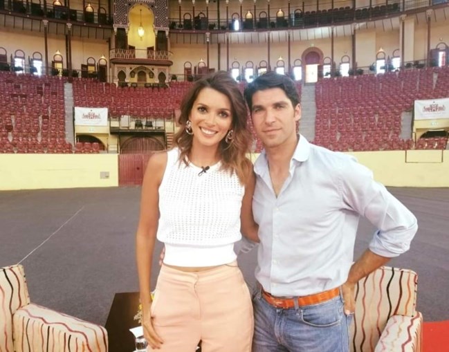 Cayetano Rivera e a apresentadora da TVI
