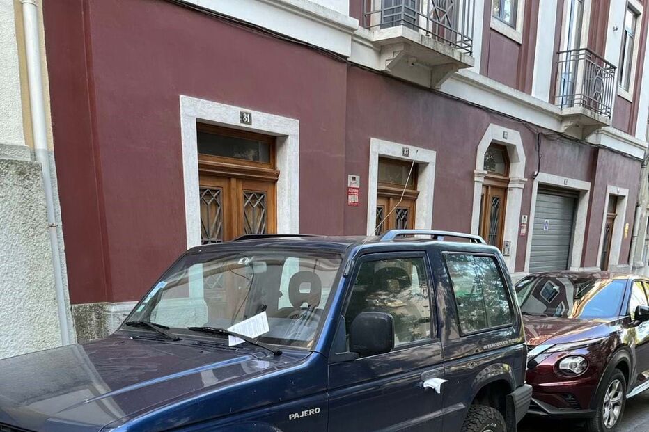 SUV vandalizado pelos The Tyre Extinguishers