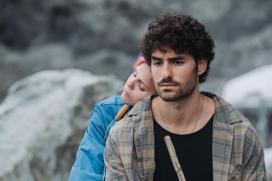 Eduardo (José Condessa), Sílvia (Helena Caldeira)