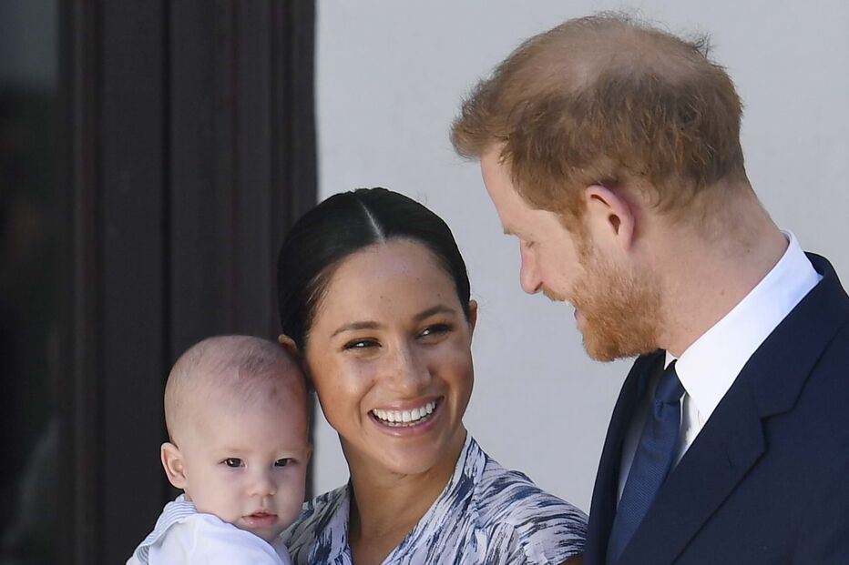 Harry e Meghan com o filho