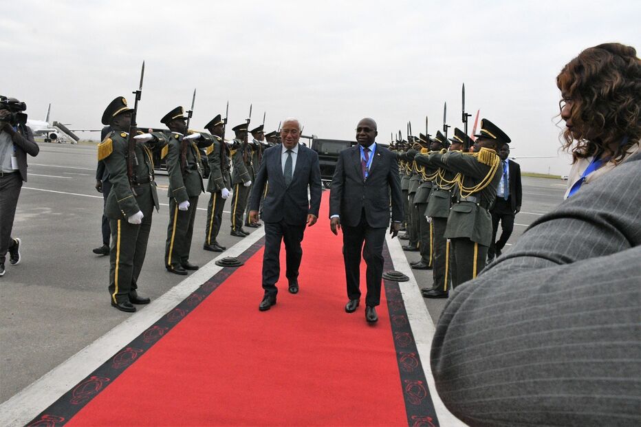 Costa chega a Luanda para assinar novo programa de cooperação com Angola