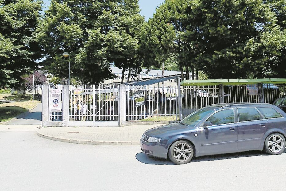 Felgueiras, Escola Básica de Lagares