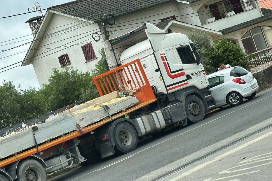 2023-06-07_16_12_14 8eeabbe9-78a2-4fcb-a52f-31d81bd5d66e.jpg