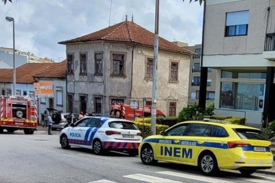 Ferido grave num despiste contra casa em Matosinhos