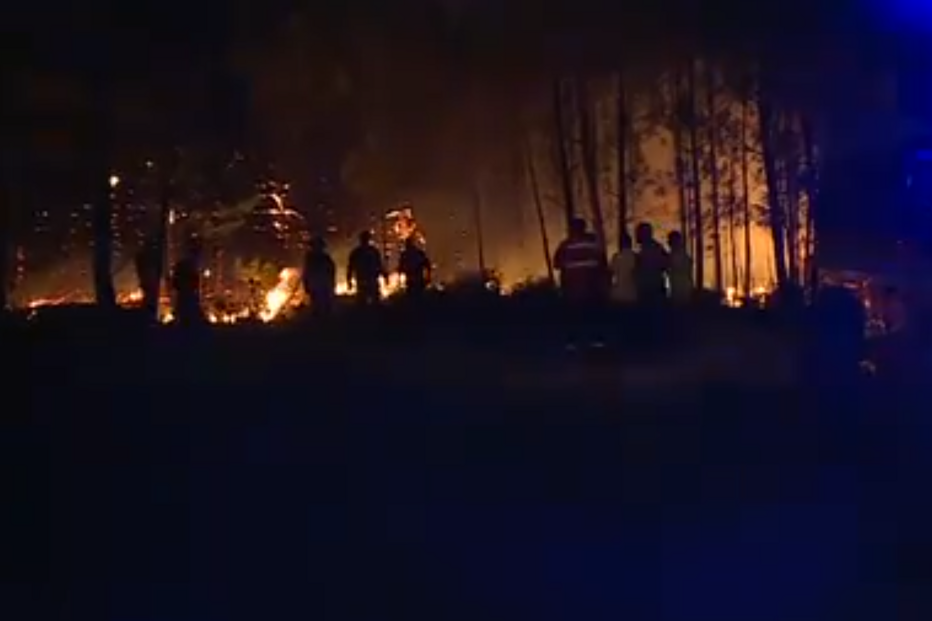 Incêndios florestais no Canadá voltam a recrudescer e combate pode durar todo o verão