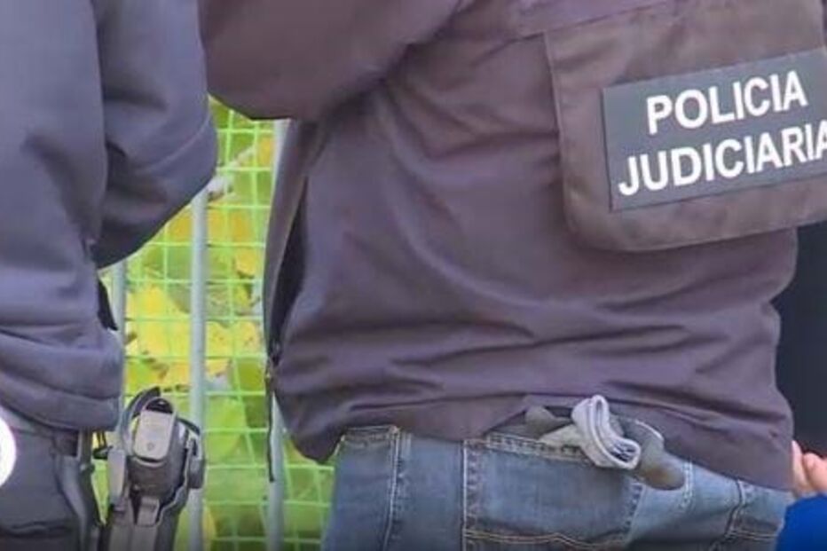 Mulher presa por matar a mãe à facada diagnosticada com esquizofrenia. Está medicada e vigiada