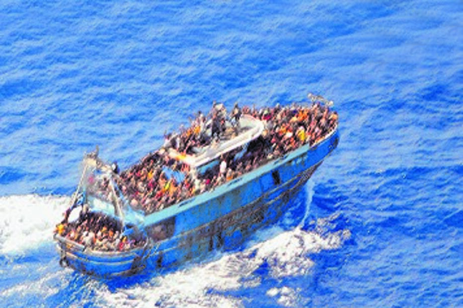 Navio estava sobrelotado