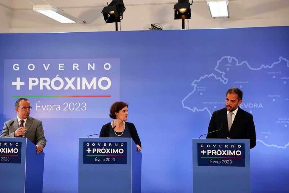 Pedro Adão e Silva, ministro da Cultura, Mariana Vieira da Silva, ministra da Presidência, e Duarte Cordeiro, inistro do Ambiente e da Ação Climática