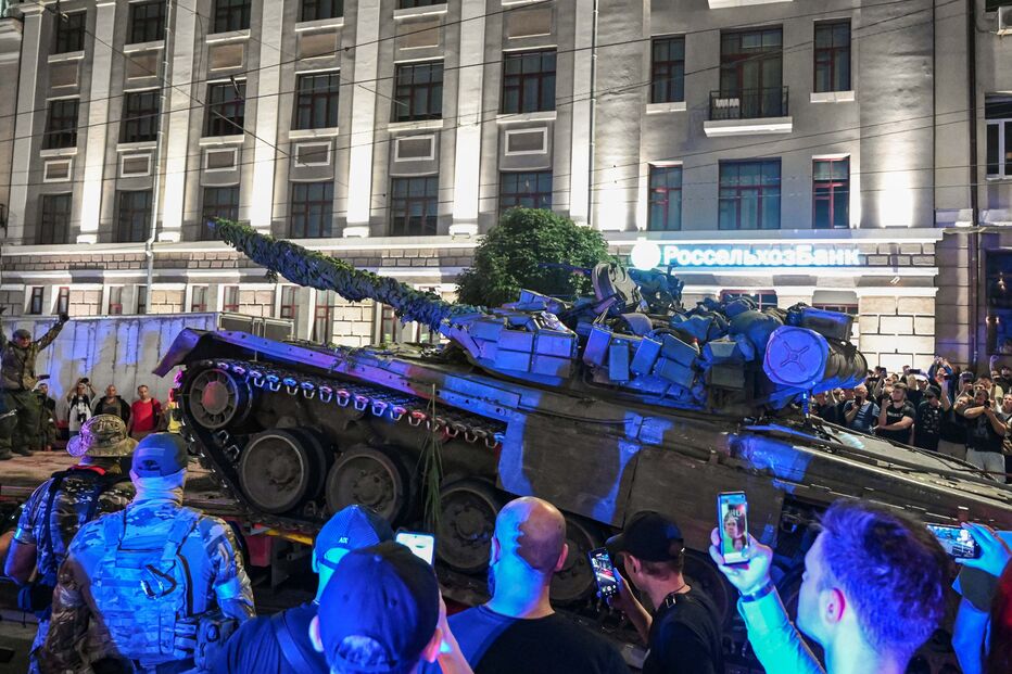 Militares do grupo Wagner a deixar Rostov-on-Don