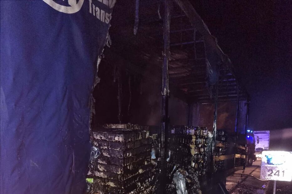 Incêndio destrói reboque e carga de camião em Albergaria-a-Velha