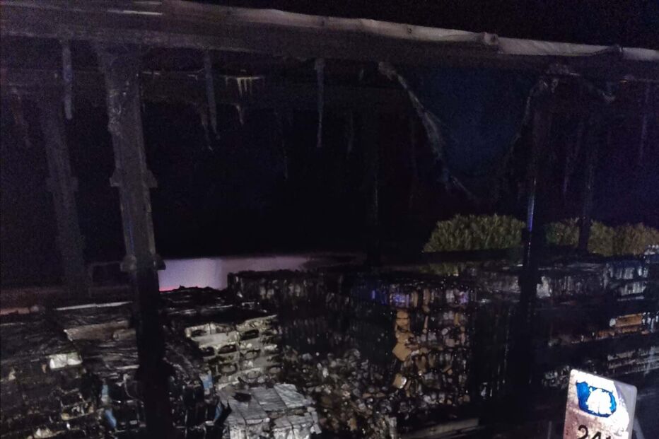 Incêndio destrói reboque e carga de camião em Albergaria-a-Velha