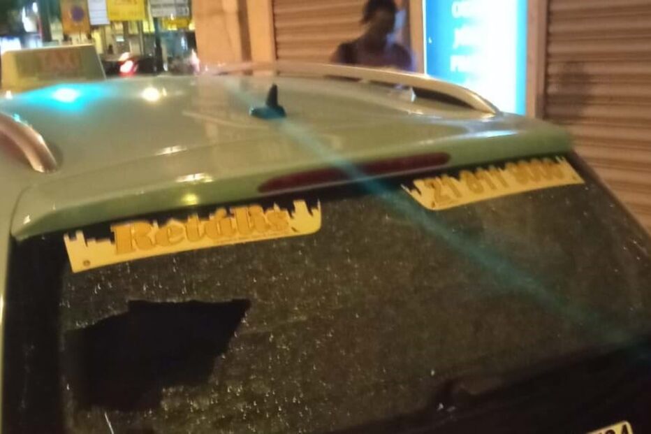 Táxi vandalizado em Lisboa