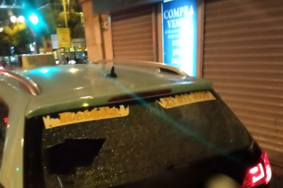 Táxi vandalizado em Lisboa