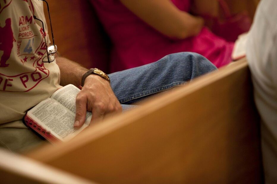 Padre aproveitou-se da fragilidade de uma família para abusar de dois menores 