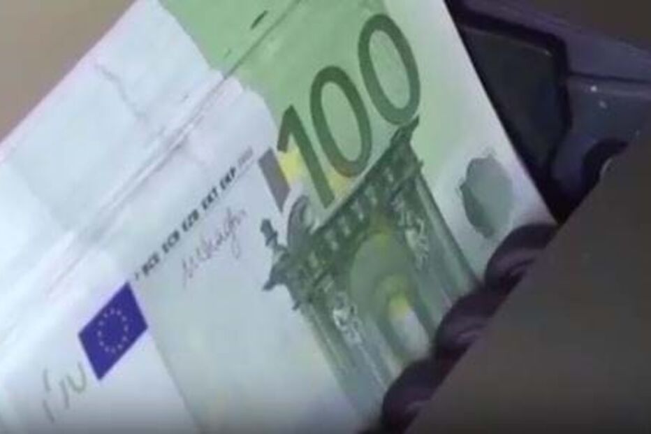 Rede criminosa faz fortuna a cobrar 20 euros por atestado a migrantes