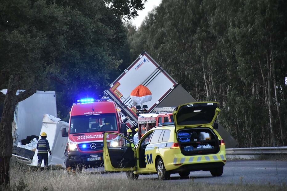 Acidente na N10 em Benavente 