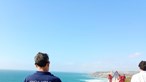 Turista preso numa rocha na Praia de Santa Rita em Torres Vedras