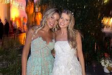 April Ivy com os noivos