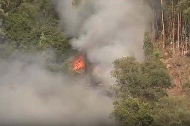 Mais de 270 bombeiros e 11 meios aéreos combatem incêndio na Sertã