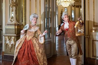 A atividade decorre nos jardins e no interior do palácio. 